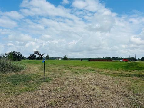 101 Trailblazer Drive Angleton TX 77515