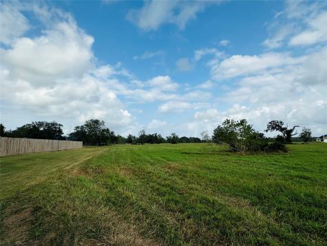 101 Trailblazer Drive Angleton TX 77515
