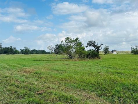 101 Trailblazer Drive Angleton TX 77515