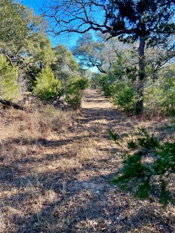 10324 Fm 530 Hallettsville TX 77964