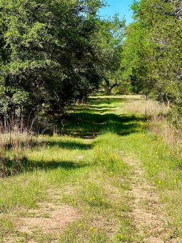 10324 Fm 530 Hallettsville TX 77964