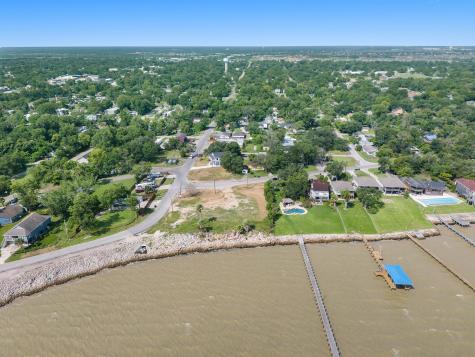 4215 Bayshore Bacliff TX 77518