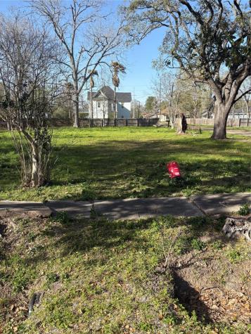 1110 Pipkin Street Beaumont TX 77705