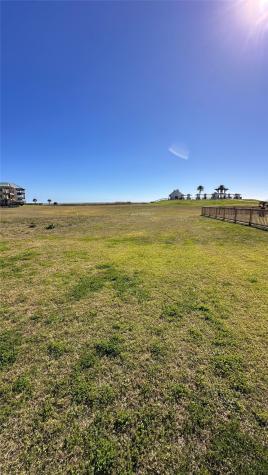 410 Seagrass Gilchrist TX 77617