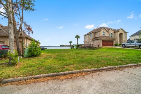 8826 Cross Country Drive Houston TX 77346
