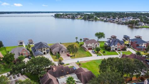 8826 Cross Country Drive Houston TX 77346