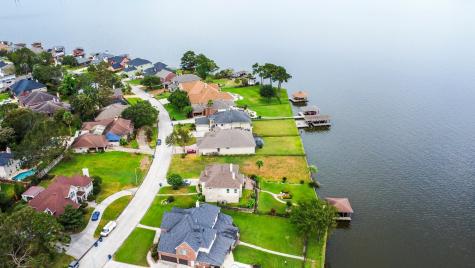 8826 Cross Country Drive Houston TX 77346