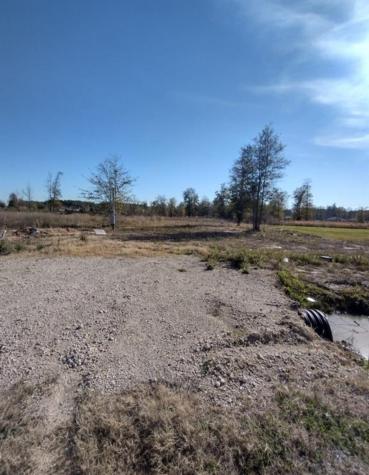 214 County Road 3556 Cleveland TX 77327