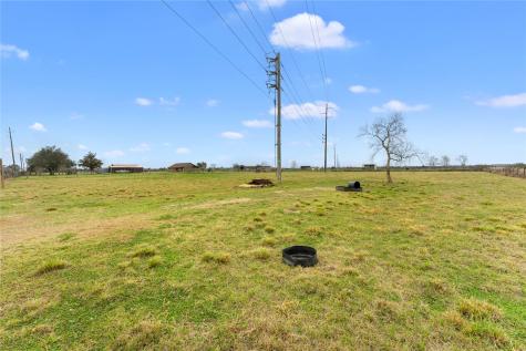 311 County Road 18 Damon TX 77430