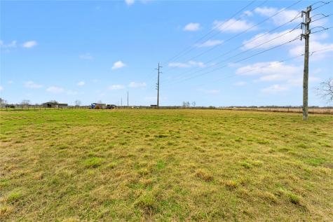 311 County Road 18 Damon TX 77430