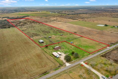 311 County Road 18 Damon TX 77430