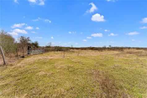 311 County Road 18 Damon TX 77430