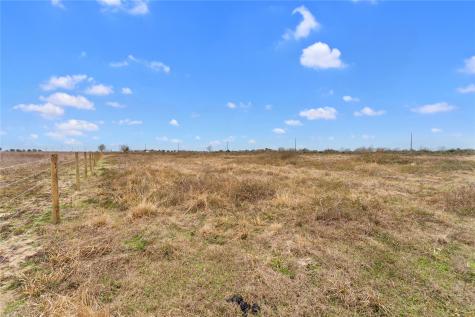 311 County Road 18 Damon TX 77430