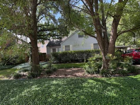 4609 Locust Street Bellaire TX 77401