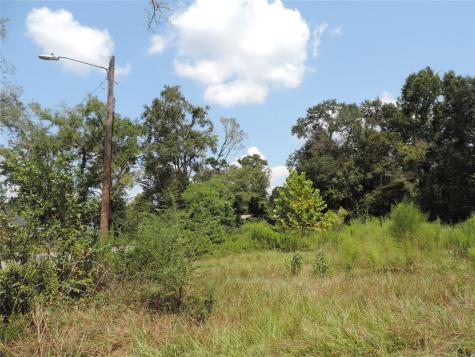 2014 Center Avenue Cleveland TX 77327