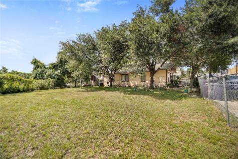 109 Carl Street Houston TX 77009