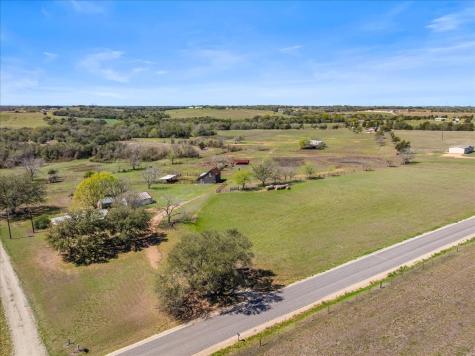 5079 Skull Creek Road Fayetteville TX 78940