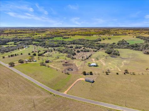 5079 Skull Creek Road Fayetteville TX 78940