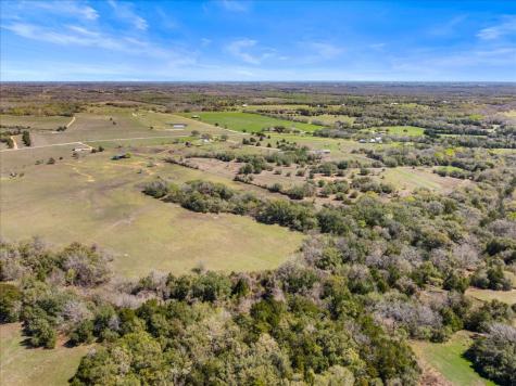 5079 Skull Creek Road Fayetteville TX 78940