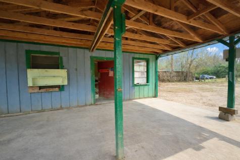 274 County Road 3945 Colmesneil TX 75938