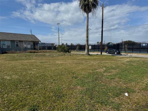 43RD Bernardo De Galvez Galveston TX 77550