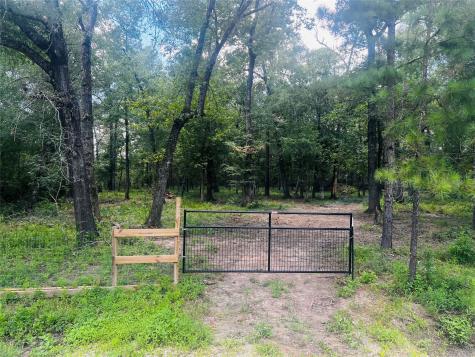 1331 County Road 2145 Cleveland TX 77327