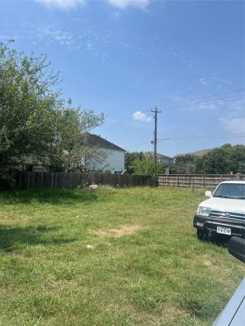 7050 Inwood Park Drive Houston TX 77088