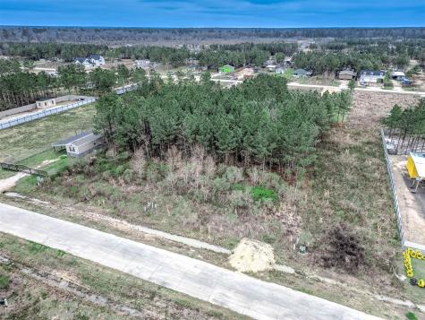 460 Road 5510 Cleveland TX 77327