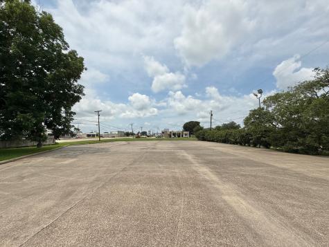 2702 Nall Street Port Neches TX 77651