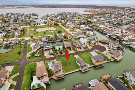 1223 Maui Drive Tiki Island TX 77554
