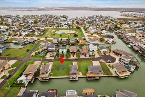 1223 Maui Drive Tiki Island TX 77554