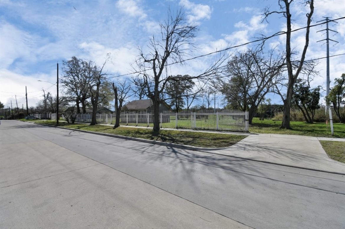 7912 Brays Street Houston TX 77012