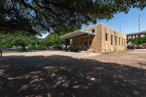 102 W Fox Street Caldwell TX 77836