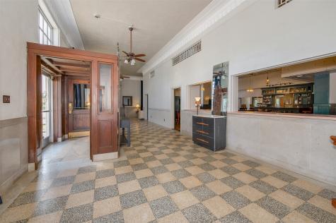 102 W Fox Street Caldwell TX 77836