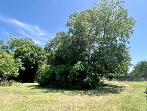 198 Riverside Drive La Grange TX 78945