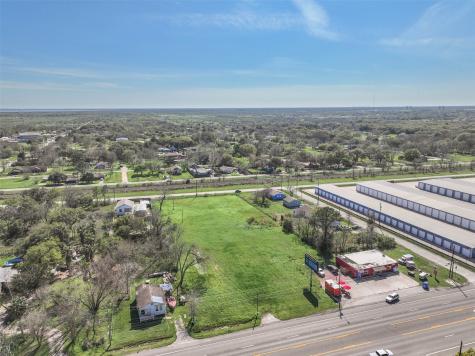 7115 Highway 6 Hitchcock TX 77563