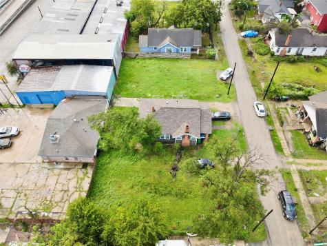 2210 B Brackenridge Street Houston TX 77026