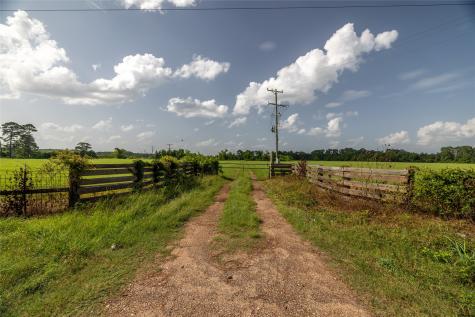 1186 Fm-1725 Cleveland TX 77328