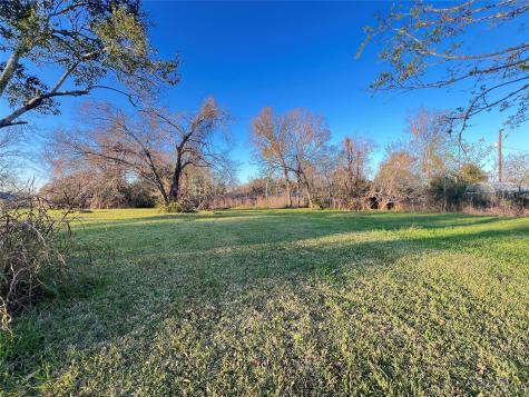 404 West Linney Street Dayton TX 77535