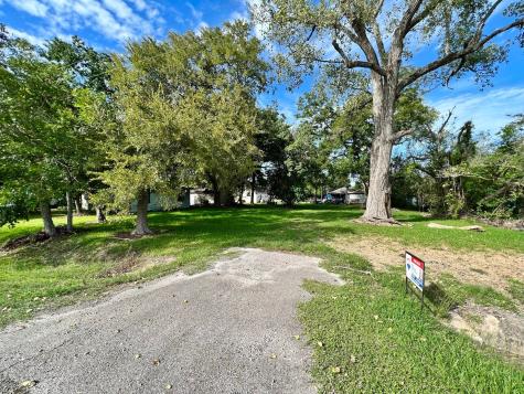 6522 Highway 6 Hitchcock TX 77563
