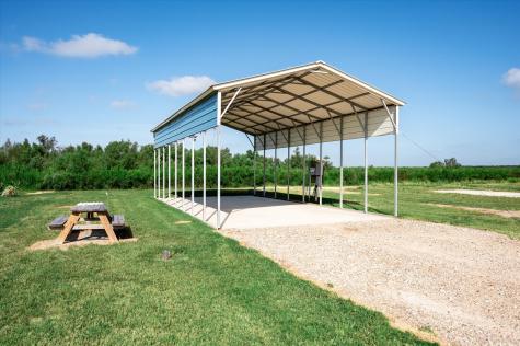 1065 Canal Gilchrist TX 77617