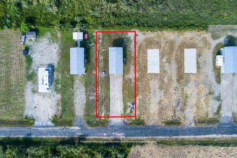 1065 Canal Gilchrist TX 77617