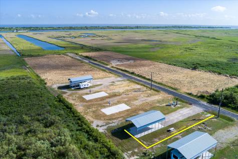 1065 Canal Gilchrist TX 77617