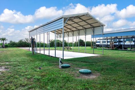1065 Canal Gilchrist TX 77617