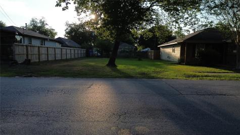 2109 Sam Wilson Street Houston TX 77020