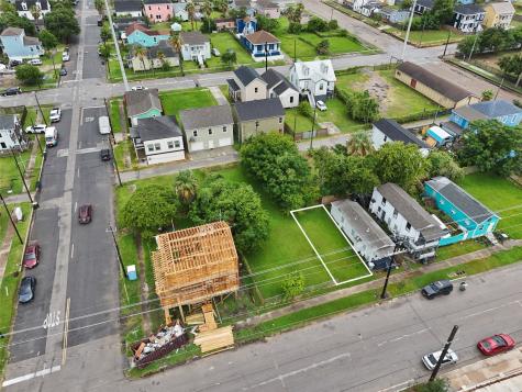 3909 Winnie Street Galveston TX 77550