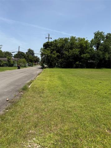 414 W Main Street Baytown TX 77520