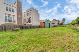 2712 Street Emanuel Street Houston TX 77004