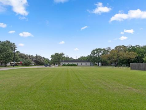 Avenue I S Matthew Corner S Bay City TX 77414