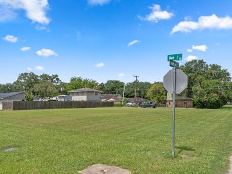 Avenue I S Matthew Corner S Bay City TX 77414